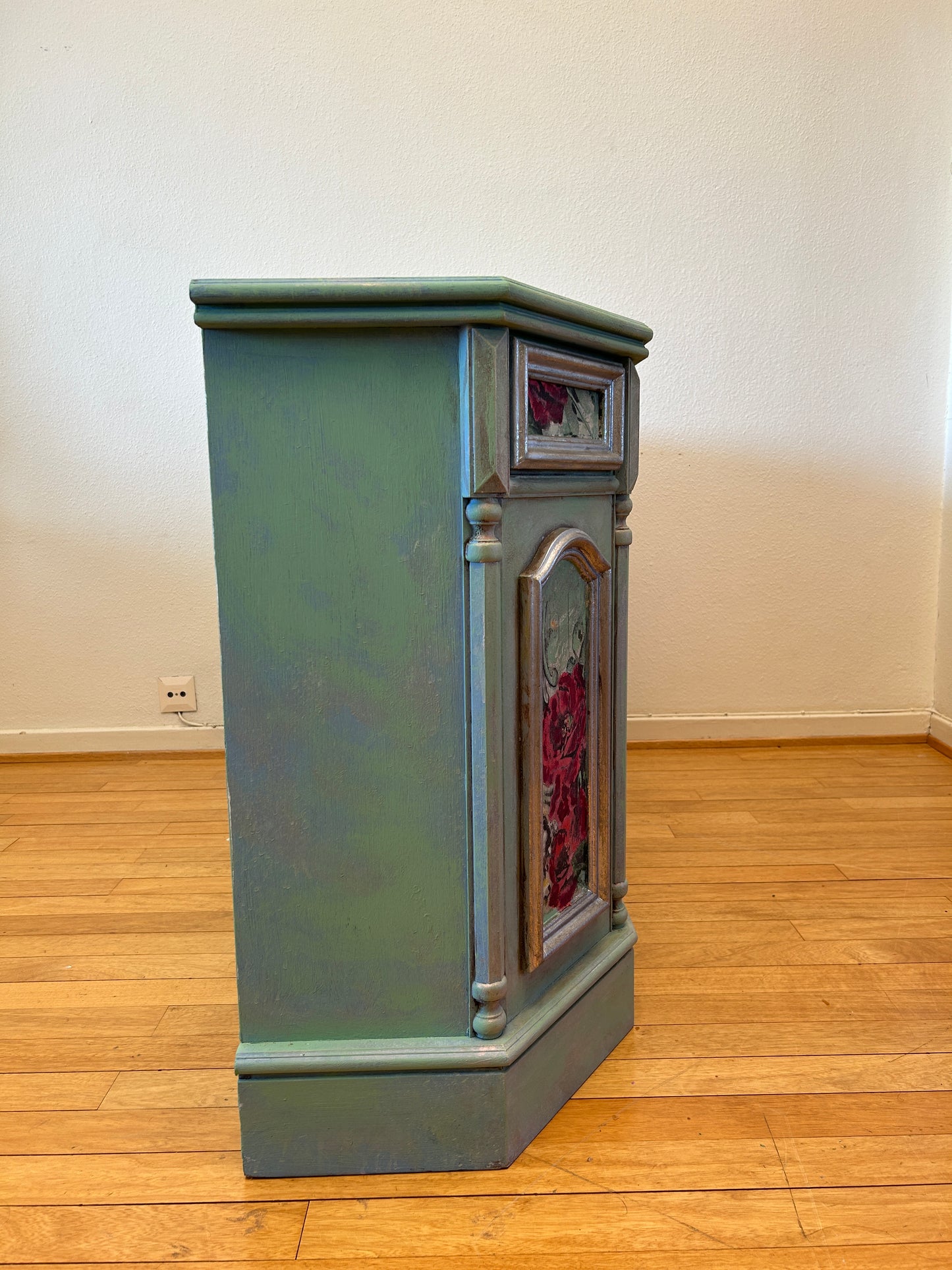 Vintage Kommode | Re-Designed | Oak Furniture | Mint Green Paint | Bird & Floral Décor | Handmade | Hand Painted