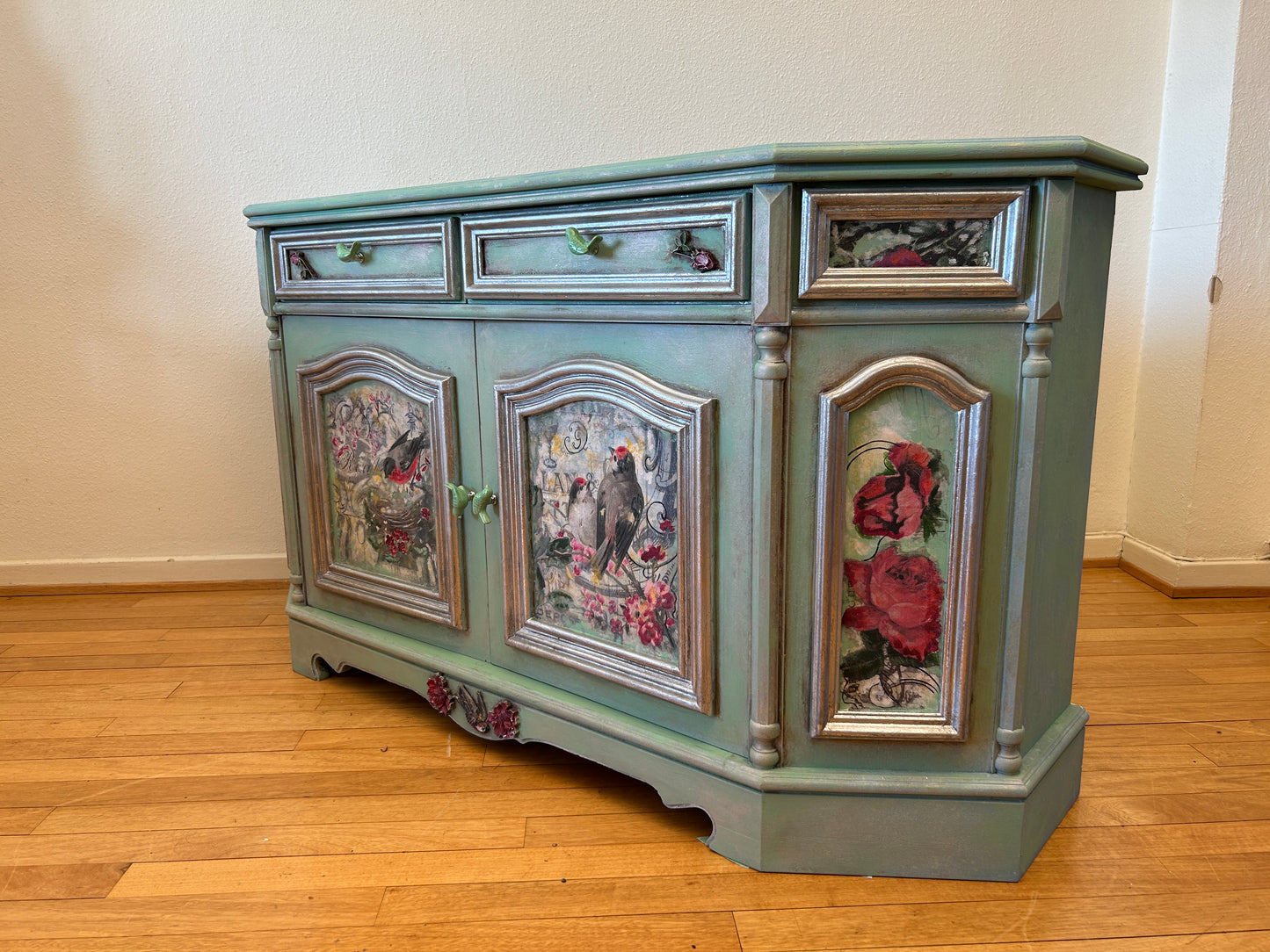 Vintage Kommode | Re-Designed | Oak Furniture | Mint Green Paint | Bird & Floral Décor | Handmade | Hand Painted