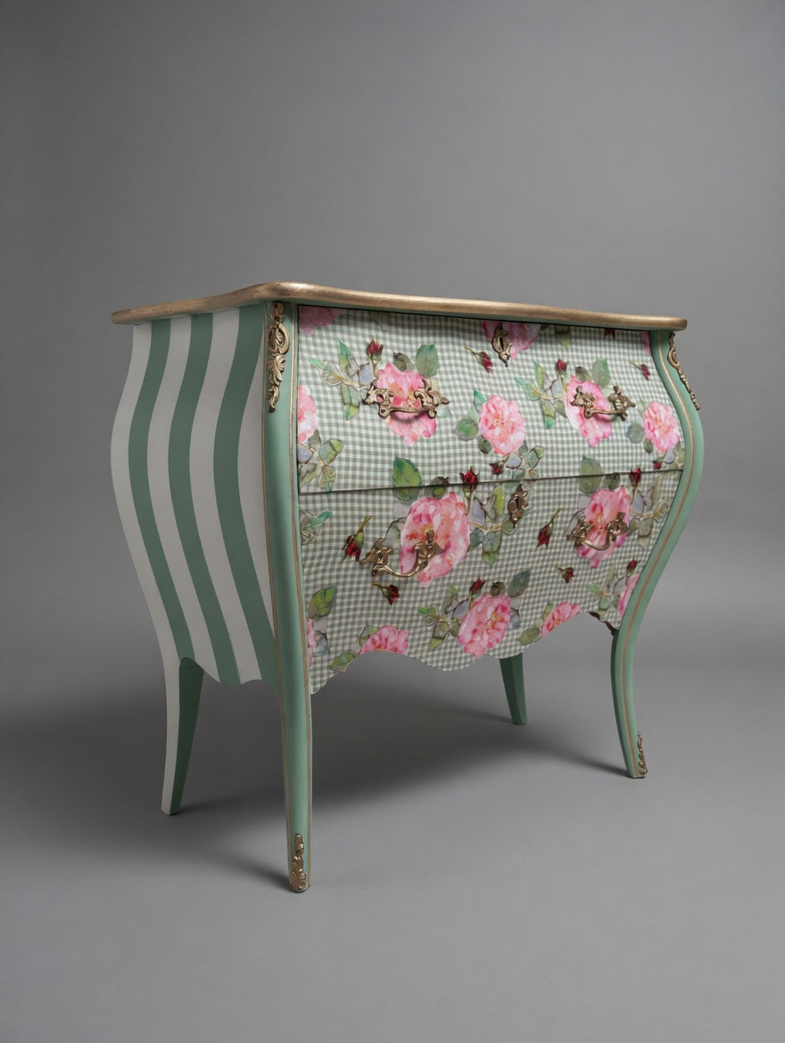 Vintage Kommode | Rokokko "Magekommoden" | Scandinavian Vintage | Rose Fabric | Brass Details | Mint Green