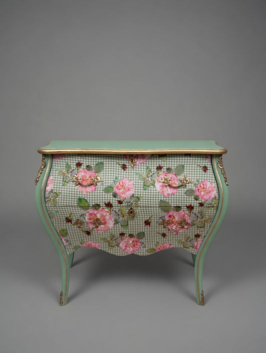 Vintage Kommode | Rokokko "Magekommoden" | Scandinavian Vintage | Rose Fabric | Brass Details | Mint Green