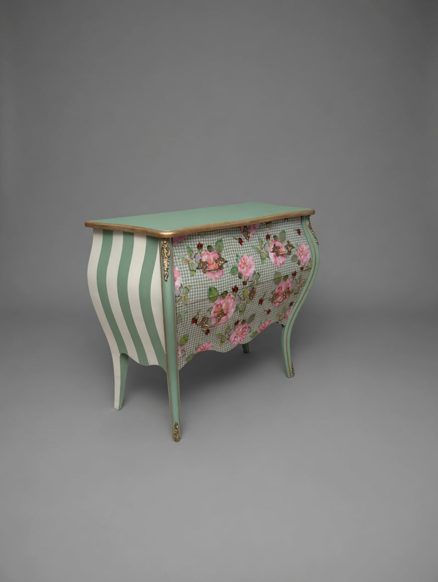 Vintage Kommode | Rokokko "Magekommoden" | Scandinavian Vintage | Rose Fabric | Brass Details | Mint Green