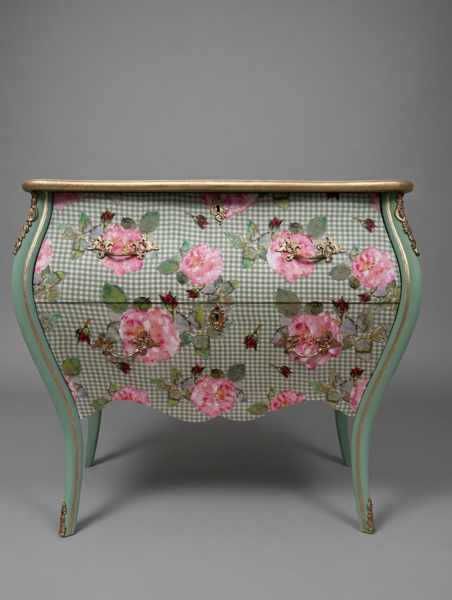 Vintage Kommode | Rokokko "Magekommoden" | Scandinavian Vintage | Rose Fabric | Brass Details | Mint Green